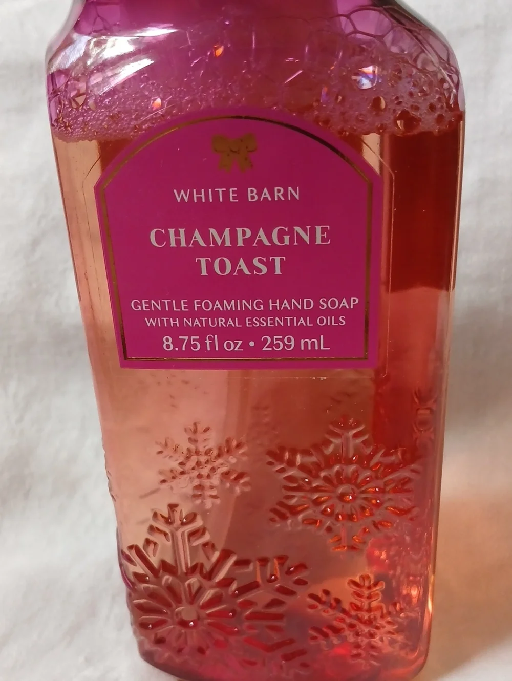 Bath & Body Works snowflakes design